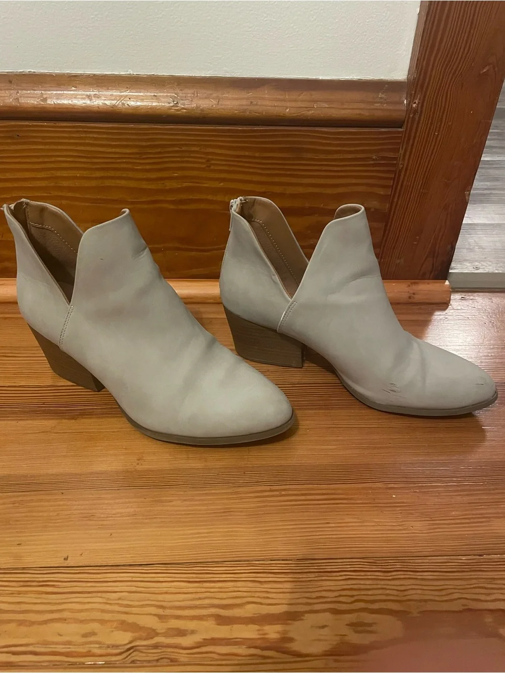 Light Grey Women's Ankle Booties with Pointed Toe